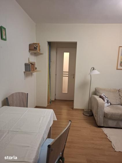 Apartament cu 3 camere în Intim