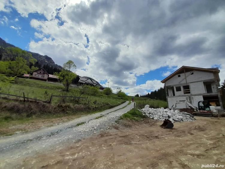 Teren de 950 mp, în Vidra