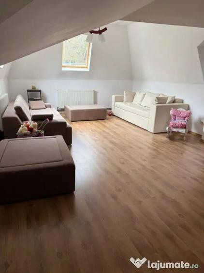 Casă cu 8 camere cu Teren 502 Mp în Castelul Peleș