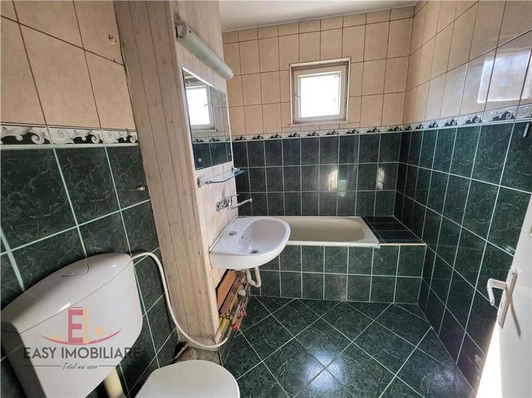 Apartament cu 3 camere decomandat în Tudor