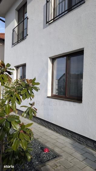Casă cu 6 camere cu Teren 463 Mp în Central