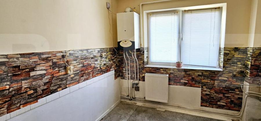 Apartament cu 3 camere decomandat în Simeria