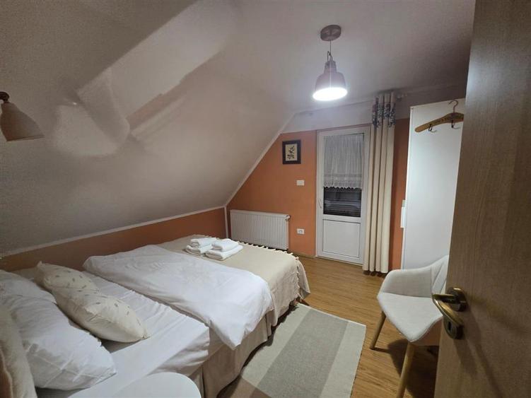 Casă individuală cu 6 camere cu Canalizare în Cincu
