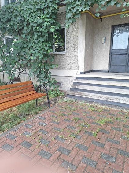 Apartament cu 3 camere decomandat în Roznov