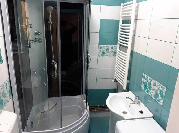 Garsonieră decomandată în Titan
