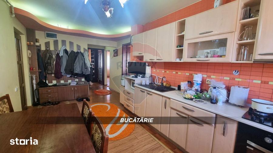 OCAZIE!!! Apartament cu 3 camere, 2 bai et. 2 Str. Hortensiei CENTRAL - 4