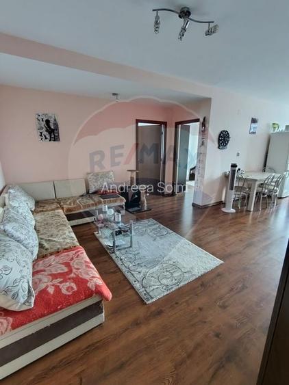 Vand apartament cu 3 camere, Floresti