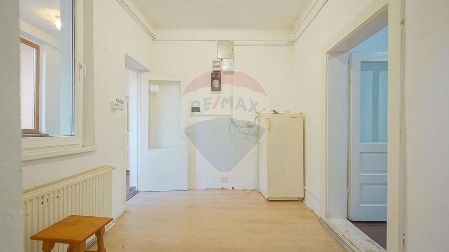 COMISION 0 Casa cu potential excelent, teren 446 mp, Strada Fanionului - 17