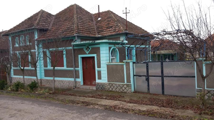 Vand casa la tara - 3