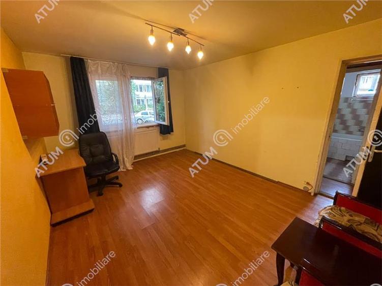 Apartament cu 2 camere semidecomandat, mobilat în Hipodrom 1
