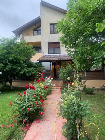 Snagov  Vila de Prestigiu   mobilat utilat cu   mutare imediata (+8camere -5bai) - 1