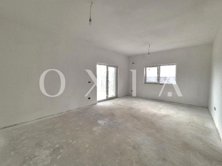 AX1046 Giroc, Zona Esso, 1/2 Duplex Cu 5 Camere - 2