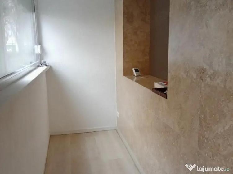 Apartament 3 camere, semidecomandat - zona Centrul Civic - 1
