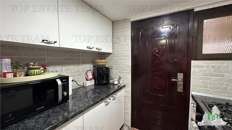 Casa individuala cu 8 camere in zona metrou Republica - 10