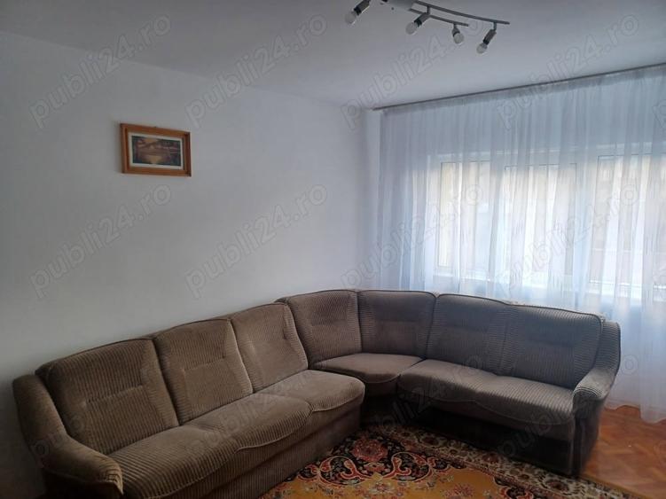 Ofer spre inchiriere apartament 3 camere cart. Obcini - 2