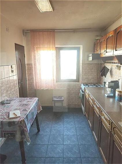Apartament spatios 4 camere zona 500 - 8