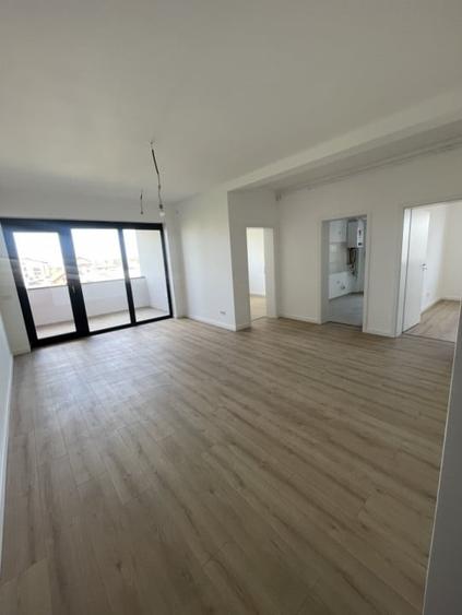 3 camere, Bucatarie separata, Bloc superb - 1