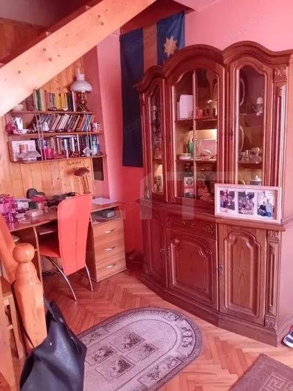 Vand casa cu 3 camere singur in curte p+m in Dambul Pietros - 5