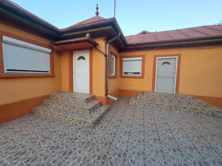 Casă cu 4 camere cu Teren 580 Mp în Central