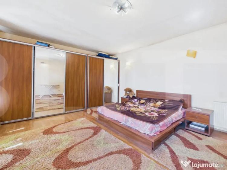 Casa compusa din doua apartamente, de vanzare, cu 8 camere, - 7