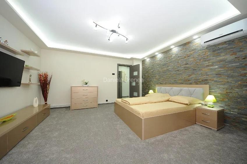 1  camera Maze 1 la DL uri pret 380 euro