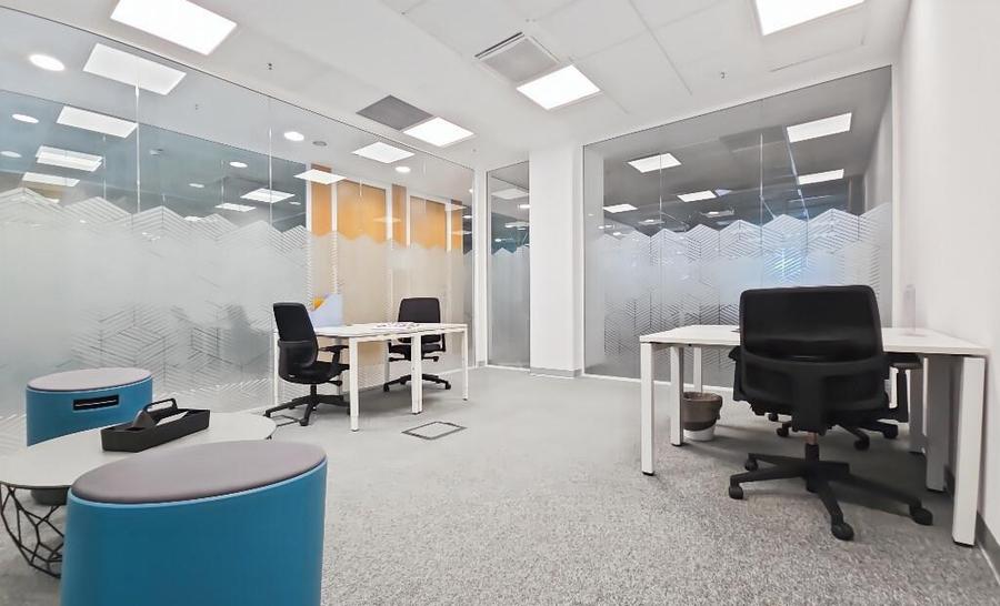 Birouri ce pot fi personalizate pentru 3 persoane in Spaces Campus 6 - 10