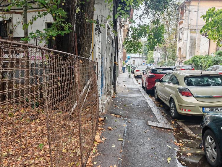 TEREN DE VÂNZARE – DOROBANȚI --- STRADA CARAGEA VODA. - 1