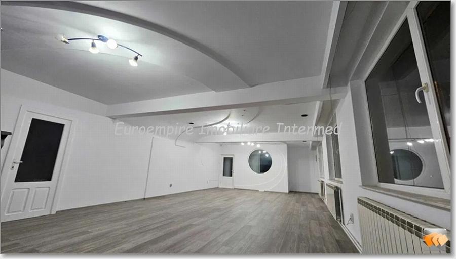 De inchiriat spatiu comercial zona Centru - 5