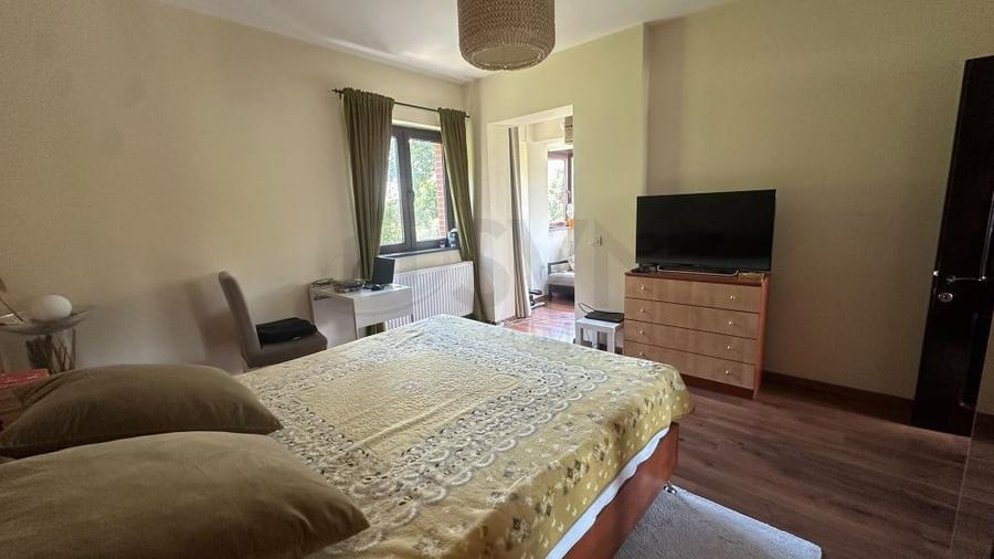 Casă cu 5 camere cu Teren 185 Mp în Vatra Luminoasă