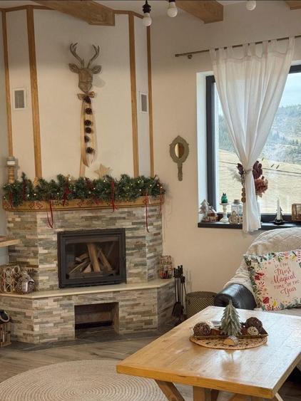 Inchiriez Casa de Sub Munte Fundata - 7