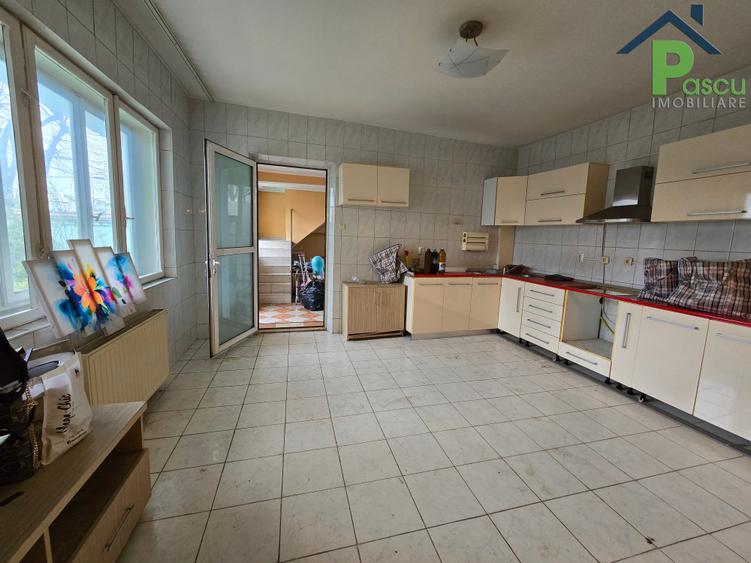 Vila Brancoveanu, str. Facliei, P+1, 365 mpu, finalizata 1997, teren 344 mp - 4