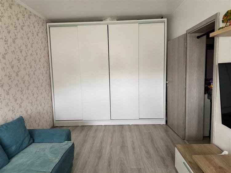 Apartament cu 2 camere decomandat, mobilat în Aeroport
