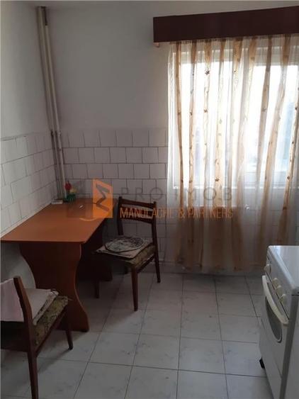 Apartament cu 3 camere decomandat în Dorobanți 1