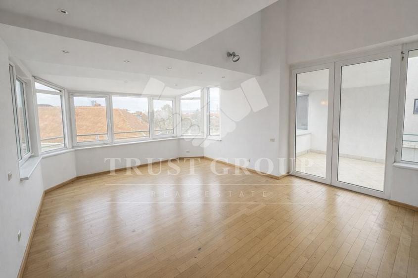 Apartament cu 3 camere în Clucerului