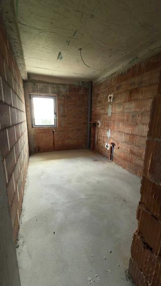 Apartament cu 2 camere decomandat în Valea Adâncă