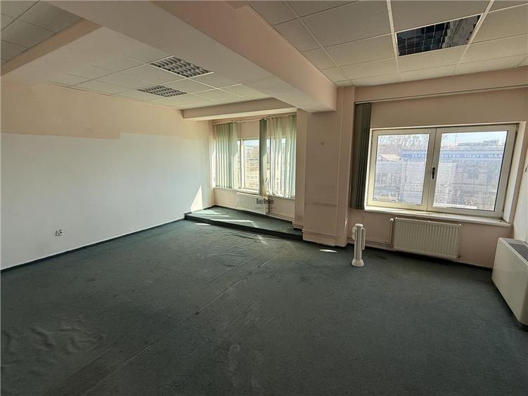Spațiu comercial, de 350 mp, în Turnișor