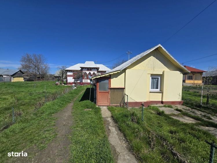 Casă cu 2 camere cu Teren 3751 Mp în Hârsești
