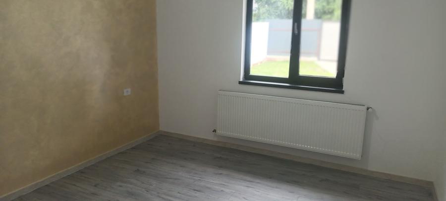 Casă cu 3 camere în Costi