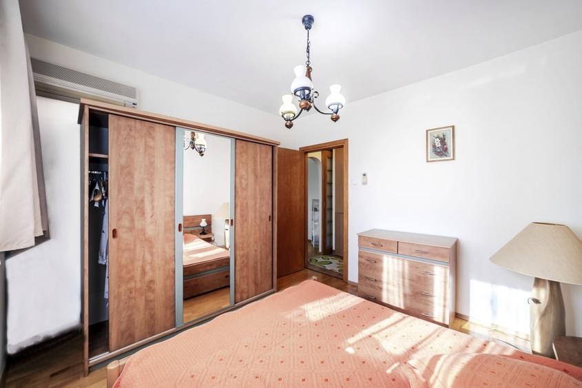 Apartament cu 2 camere semidecomandat, mobilat în 1 Mai