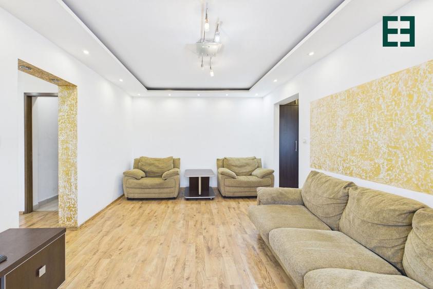 Apartament cu 4 camere semidecomandat, mobilat în Micălaca