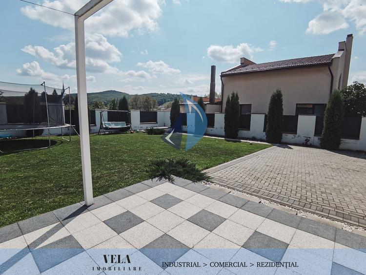 Casă individuală cu 4 camere cu Canalizare în Sud-Est