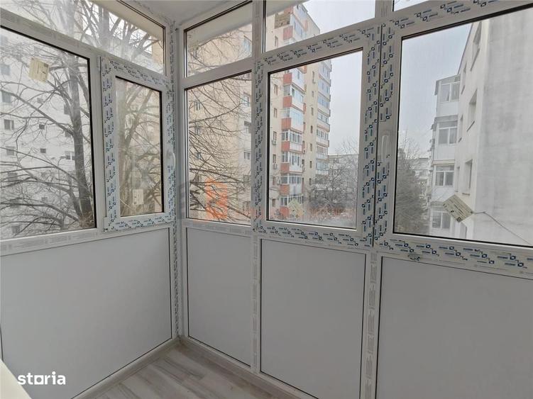 Apartament cu 3 camere semidecomandat în Lacu