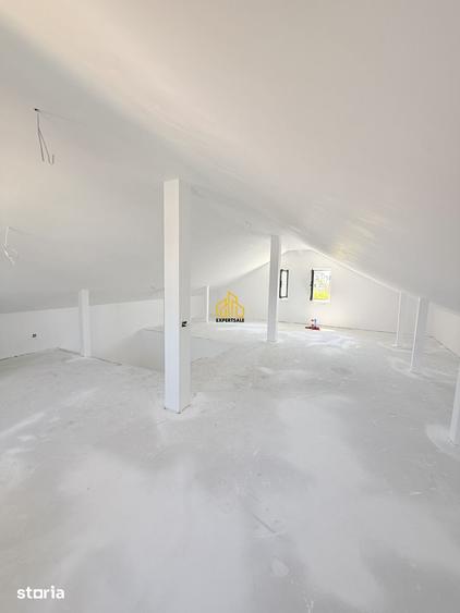 Casă cu 4 camere cu Teren 304 Mp în Central