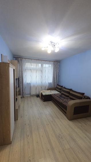 Apartament cu 2 camere semidecomandat în Florilor