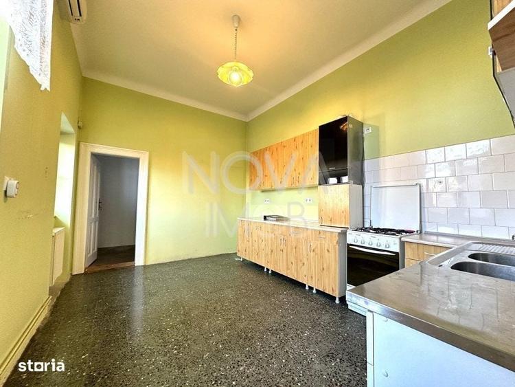Apartament cu 4 camere în Ultracentral