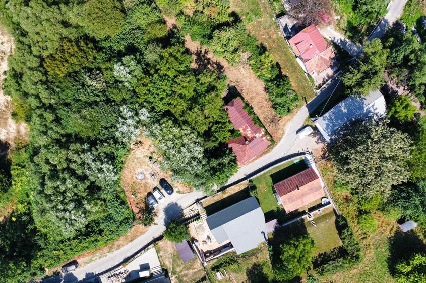 Casă individuală cu 4 camere cu Teren 4173 Mp în Văliug