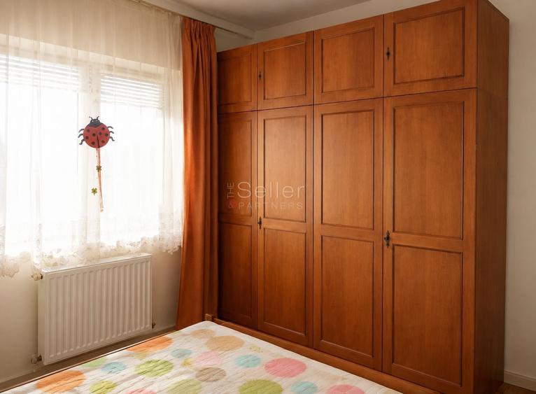 Apartament cu 3 camere decomandat în Județean