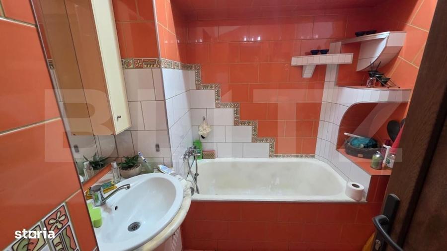 Casă cu 4 camere cu Teren 300 Mp în Central