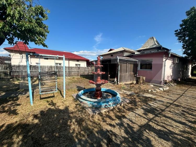 Casă individuală cu 4 camere cu Teren 2453 Mp în Găești