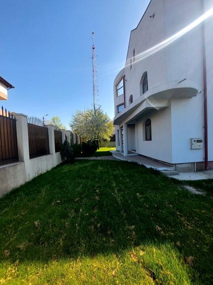 Casă cu 6 camere cu Canalizare în Prelungirea Ghencea